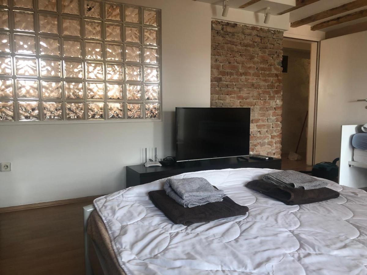 Central Apartment Приштина Экстерьер фото