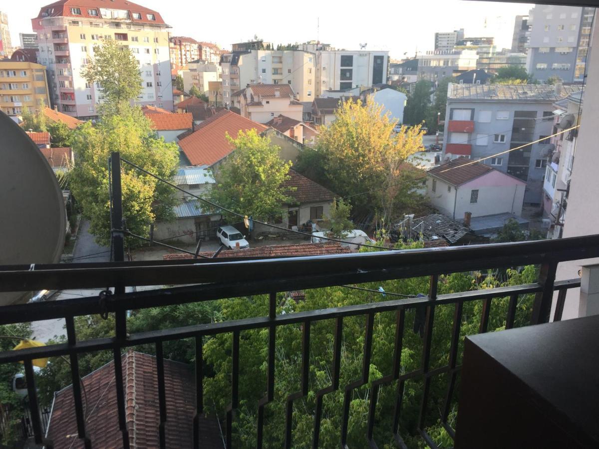 Central Apartment Приштина Экстерьер фото